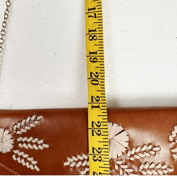 Brown and Cream Floral Pattern Clutch - Picture 8 of 8